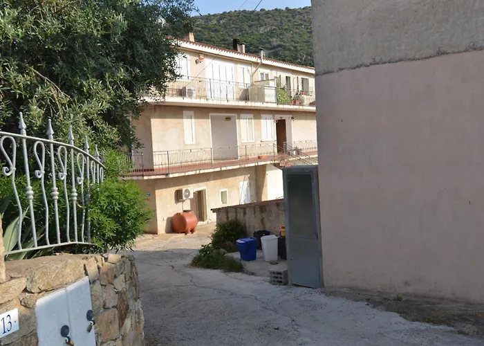 Con Giardino In Contesto Riservato Non Lontana Dal Mare Bel01