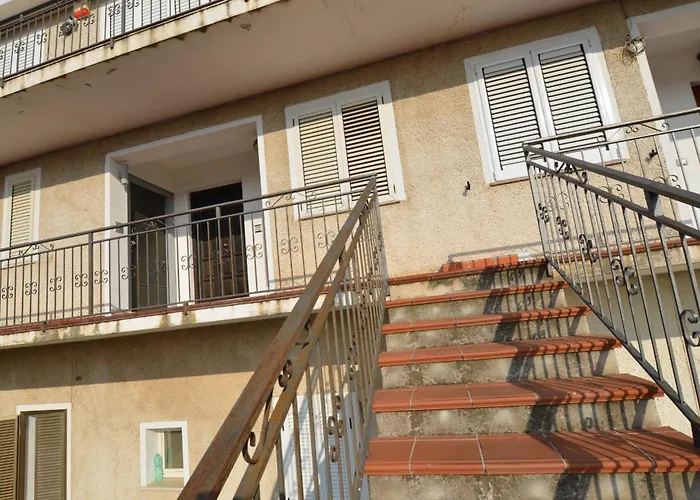 Lägenhet Con Giardino In Contesto Riservato Non Lontana Dal Mare Bel01 Agrustos