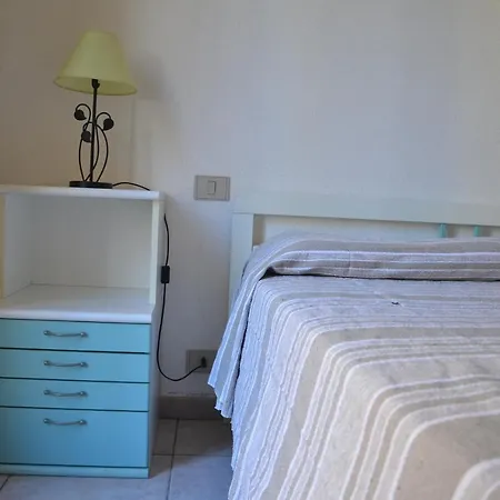 Con Giardino In Contesto Riservato Non Lontana Dal Mare Bel01 Apartament