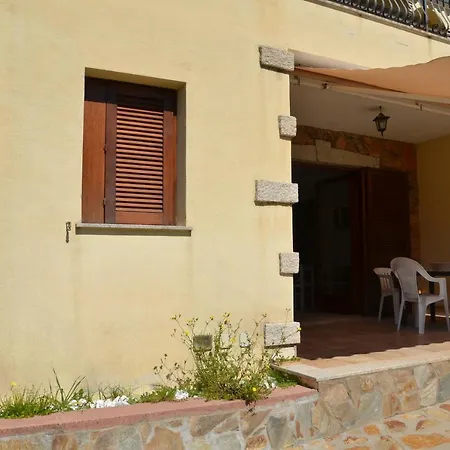 Con Giardino In Contesto Riservato Non Lontana Dal Mare Bel01 Agrustos