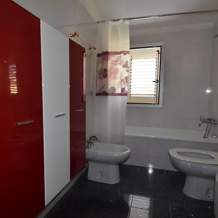 Con Giardino In Contesto Riservato Non Lontana Dal Mare Bel01 Appartamento
