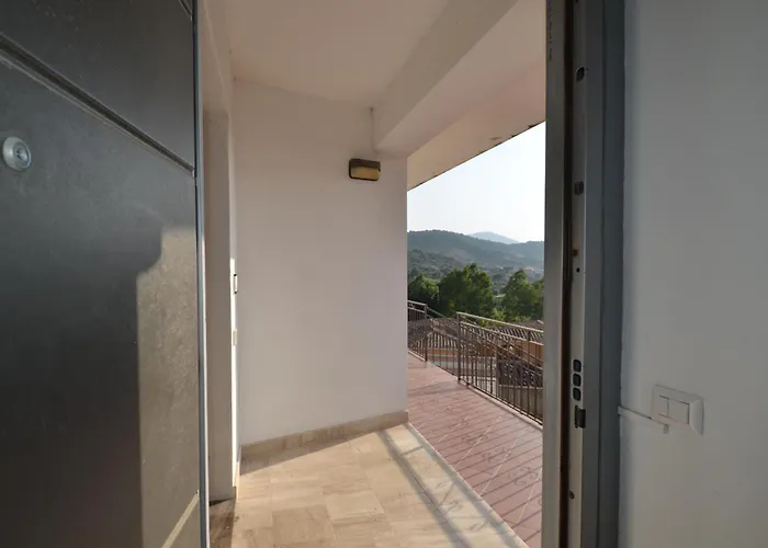 Apartamento Con Giardino In Contesto Riservato Non Lontana Dal Mare Bel01