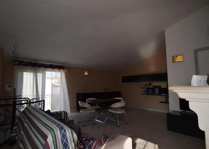Con Giardino In Contesto Riservato Non Lontana Dal Mare Bel01 Apartamento Agrustos