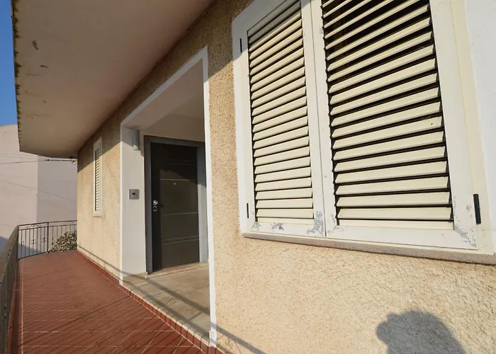 Con Giardino In Contesto Riservato Non Lontana Dal Mare Bel01 Apartamento